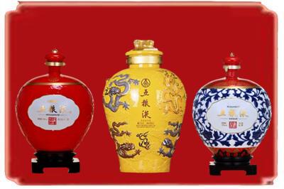 钦州浦北县烟酒回收五粮液各种摆件.jpg